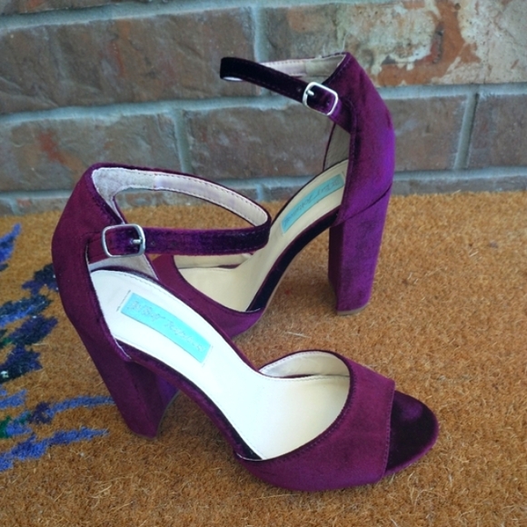 Betsey Johnson High Heels Size 6.5M Maroon Velvet Carly Ankle Strap - Picture 5 of 12